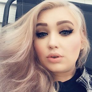 Meet your Posher, Katlyn